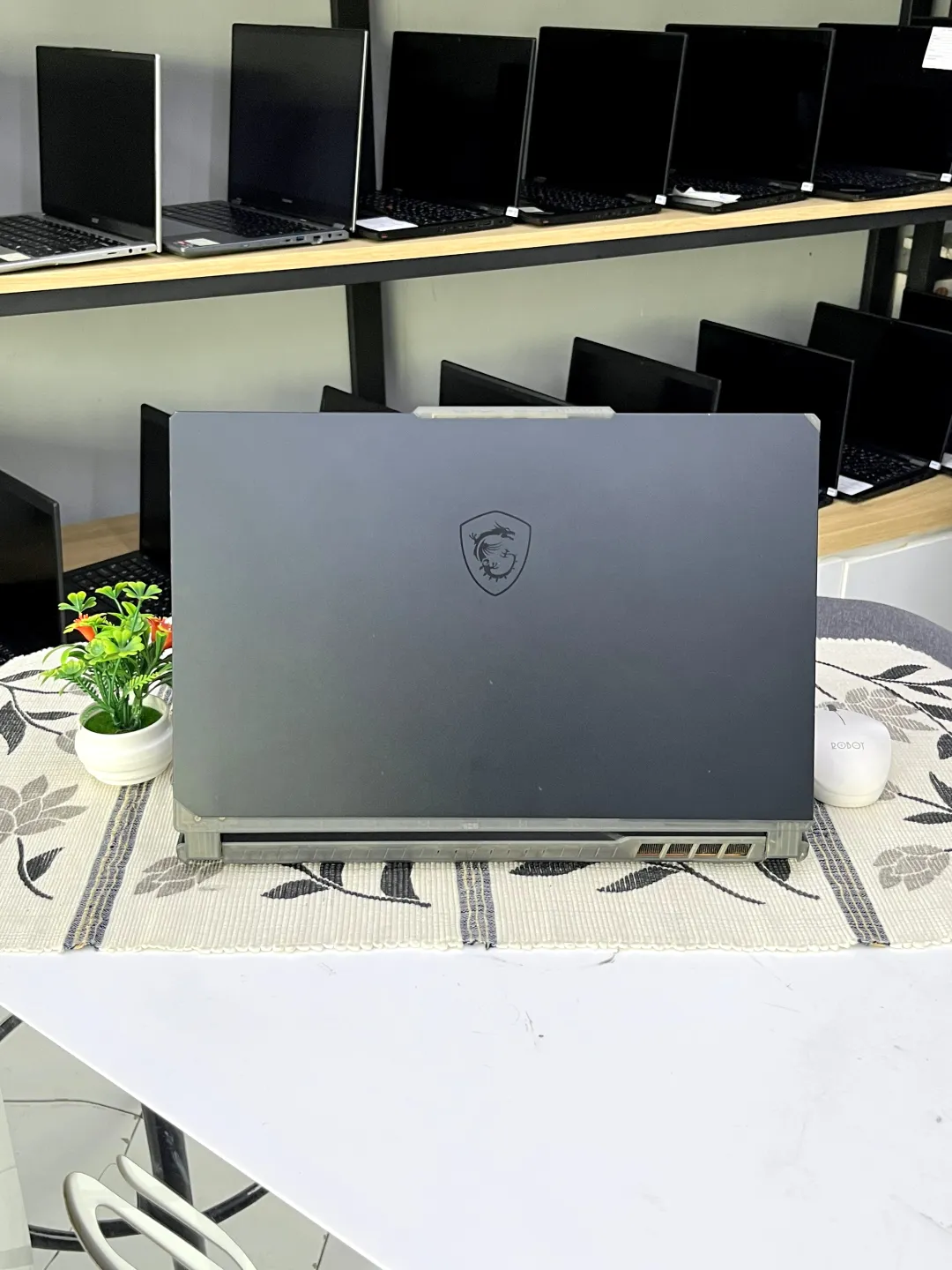 MSI CYBORG 15 A12V foto 4