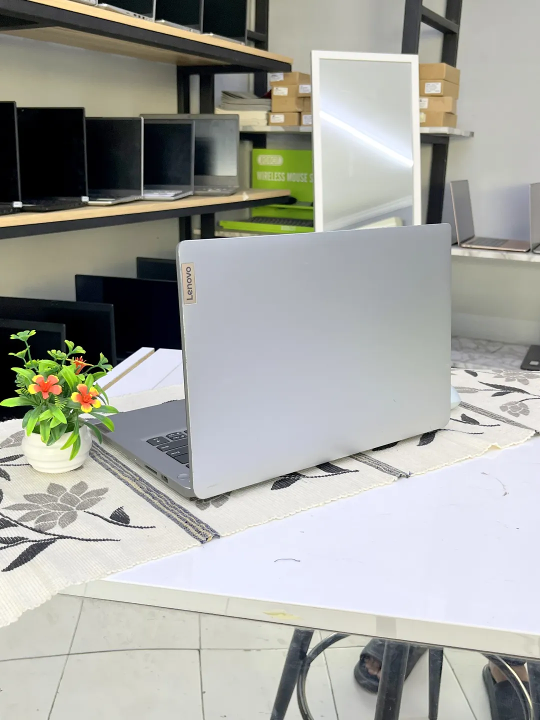 Lenovo IDEAPAD SLIM 1 foto 4