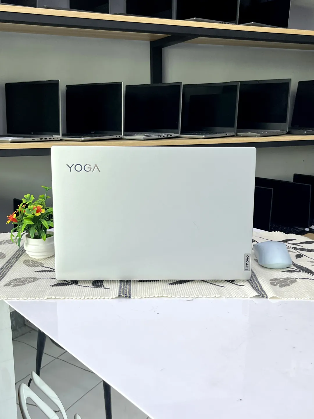 Lenovo YOGA SLIM 7 CARBON foto 4