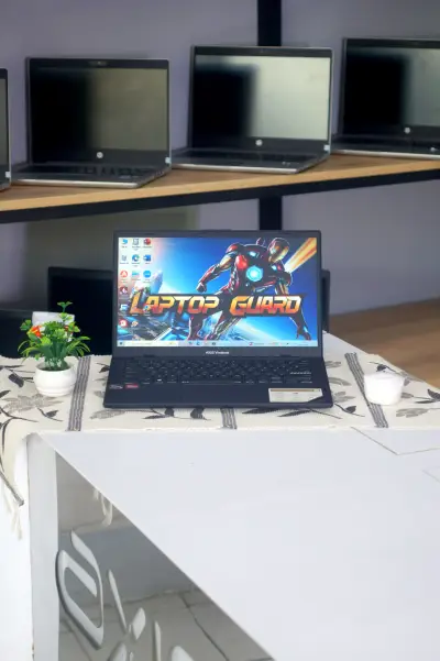 Laptop ASUS VIVOBOOK E1404FA AMD RYZEN 3 7320U 8GB 256GB second di Jogja