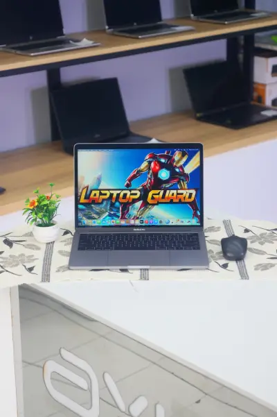 Laptop APPLE MACBOOK PRO 2017 INTEL CORE I5 8GB SSD 256GB second di Jogja